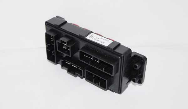 奇瑞,儀表板電器盒總成,B11-3723060